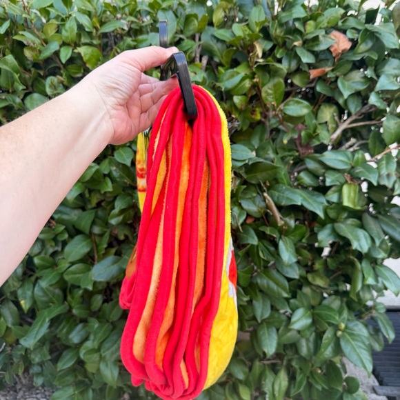 Flamin Hot Cheetos Super Soft Throw Blanket - Picture 7 of 7